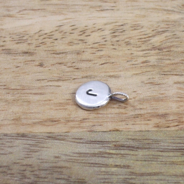 Pequeño Initial/Number Pendant