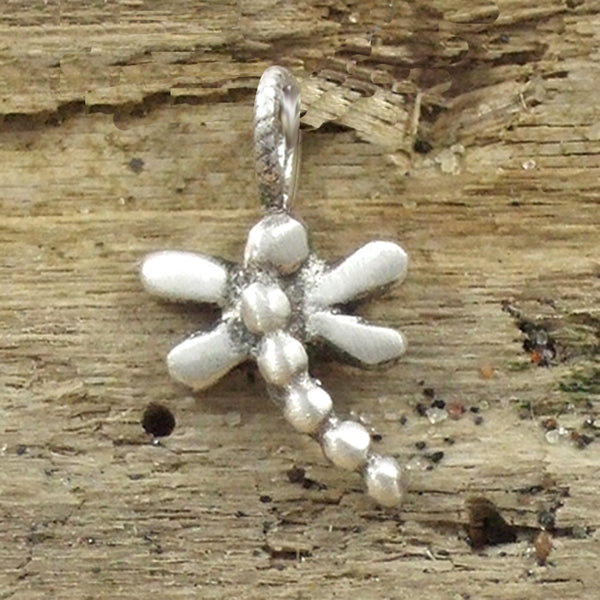 Pequeño Dragonfly Pendant in Sterling Silver