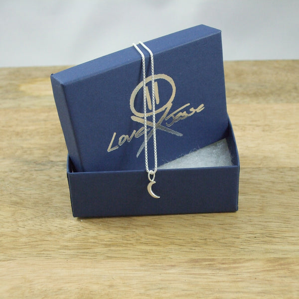 Pequeño Crescent Moon Pendant