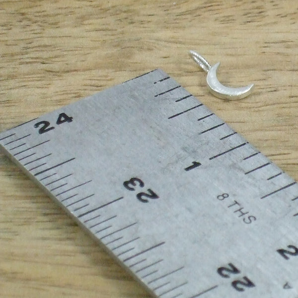 Pequeño Crescent Moon Pendant