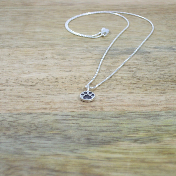 Pequeño Dog Paw Pendant with Chain