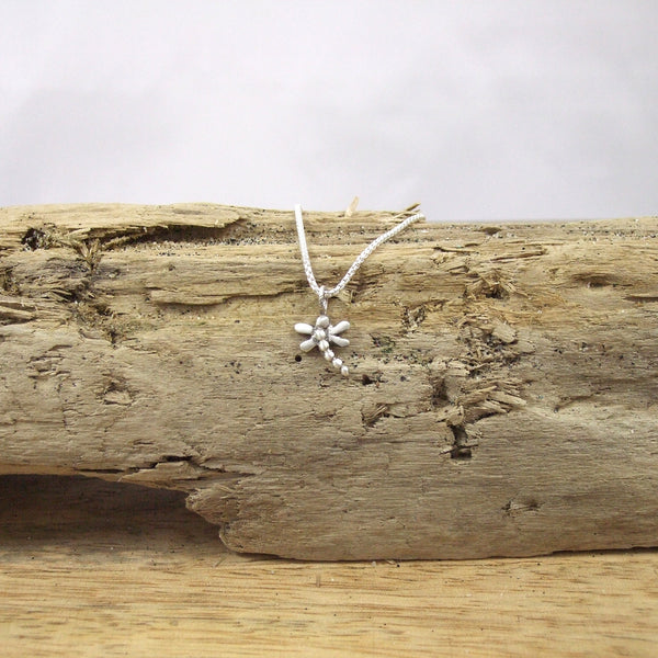Pequeño Dragonfly Pendant in Sterling Silver