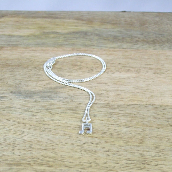 Pequeño Music Note Pendant