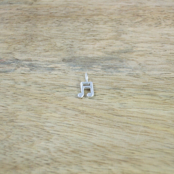 Pequeño Music Note Pendant