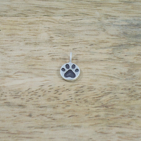 Pequeño Dog Paw Pendant with Chain