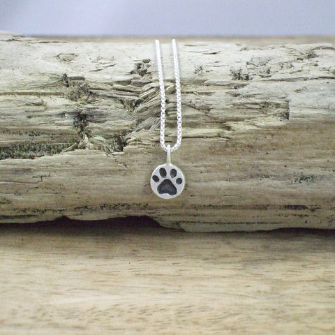 Pequeño Dog Paw Pendant with Chain