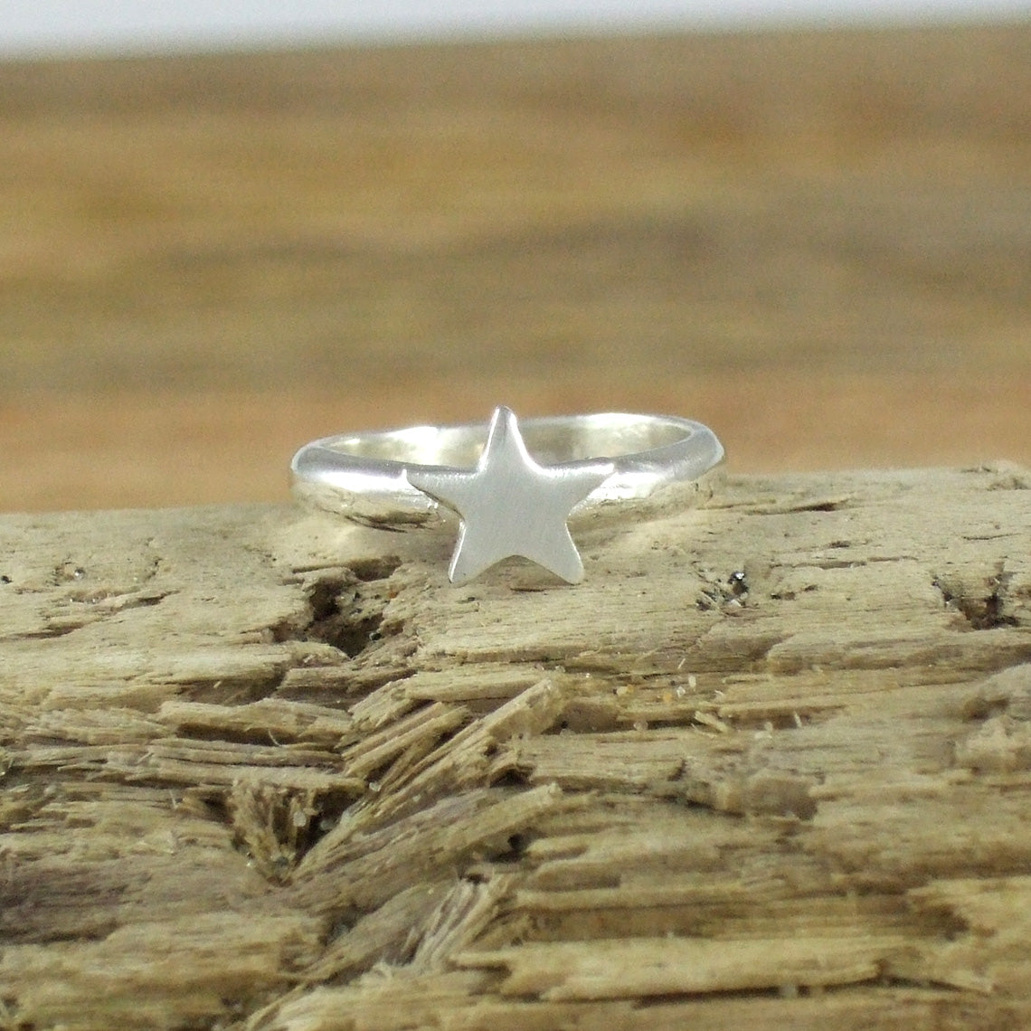 Pequeño Star Pinky Ring in recycled Sterling Silver